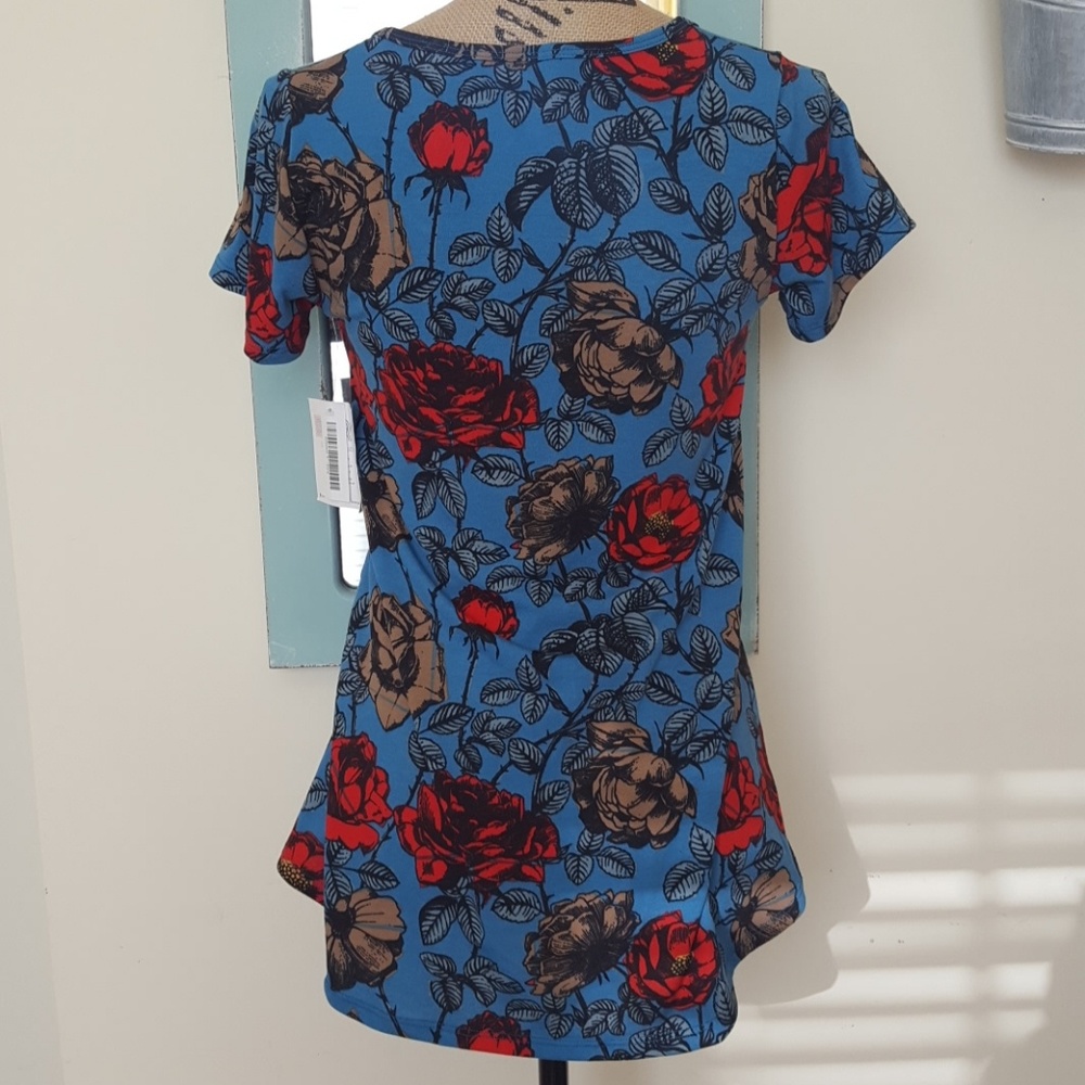 Lularoe New Rose Classic T Top NWT - Picture 3 of 6
